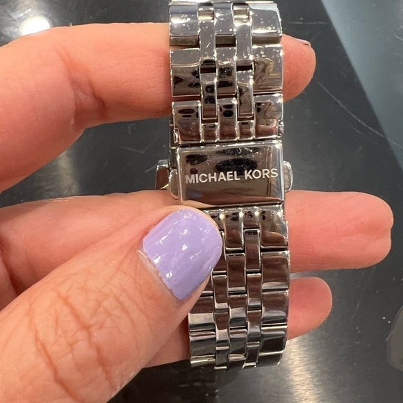 MICHAEL KORS Ritz Chronograph chrome date watch 5020 EUC - Picture 5 of 9